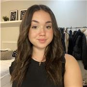 profesora de apoyo escolar con clases de castellano presenciales para niños de primaria y de la ESO